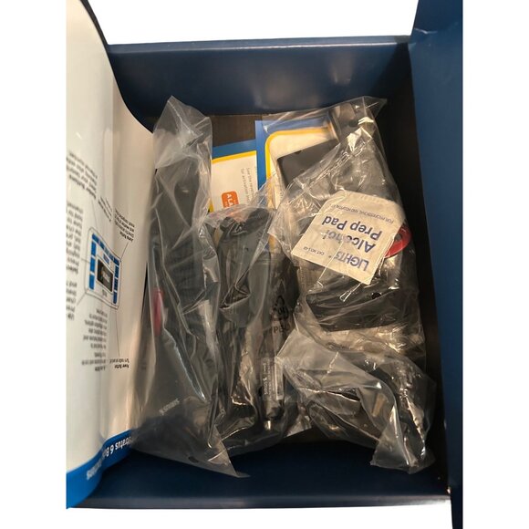 SIRIUS Stratus 6 Dock-and-Play Radio with Car Kit (Black) - Picture 3 of 5